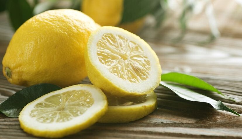 лимон за приготвяне на чай за отслабване