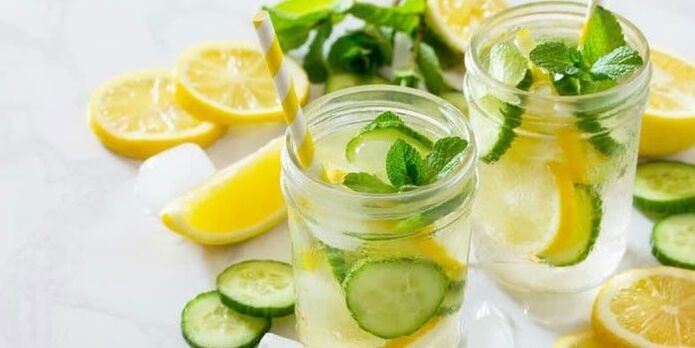 вода с лимон с краставица за отслабване