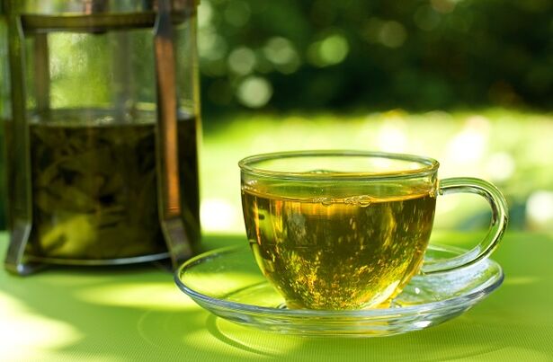 Зеленият чай е в основата на една от опциите за водна диета
