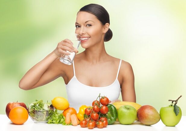 Принципът на водната диета е спазването на режима на пиене, съчетано с използването на пълноценна храна
